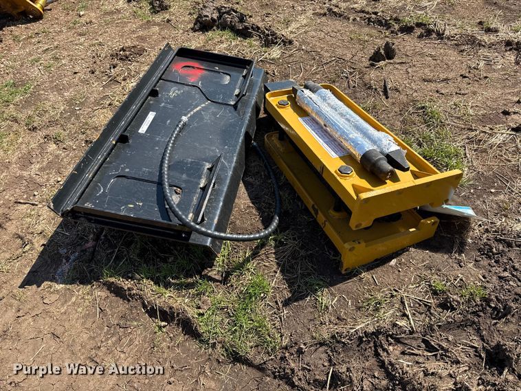 image for item EV7579 Skid steer breaker