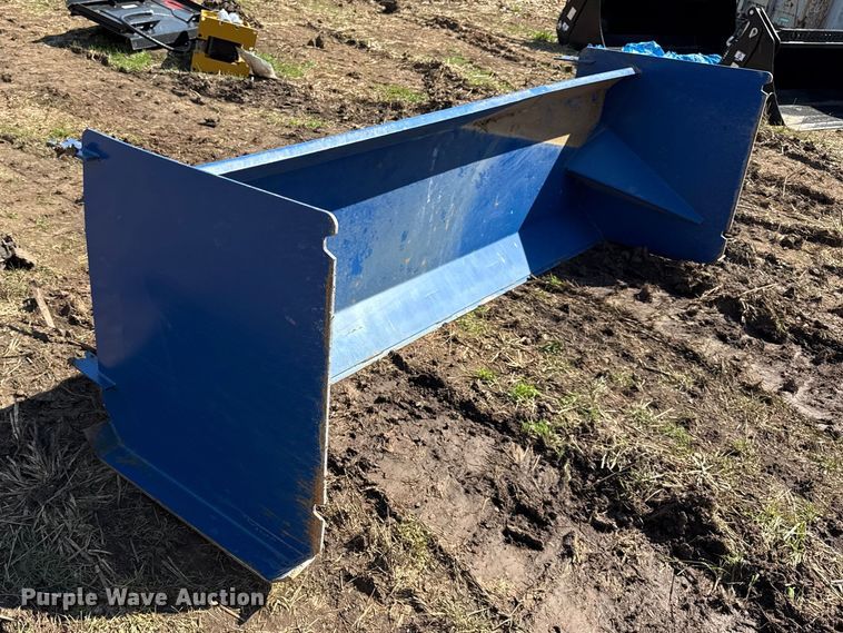 image for item EV7580 Skid steer snow pusher