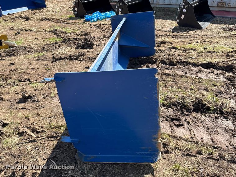 image for item EV7580 Skid steer snow pusher