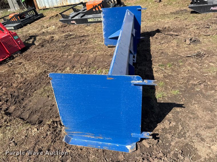 image for item EV7580 Skid steer snow pusher