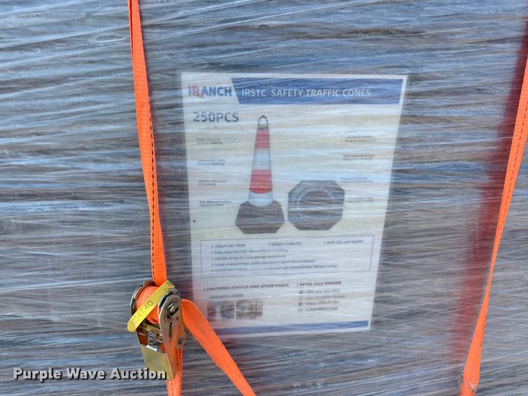 image for item EV7586 (250) traffic cones