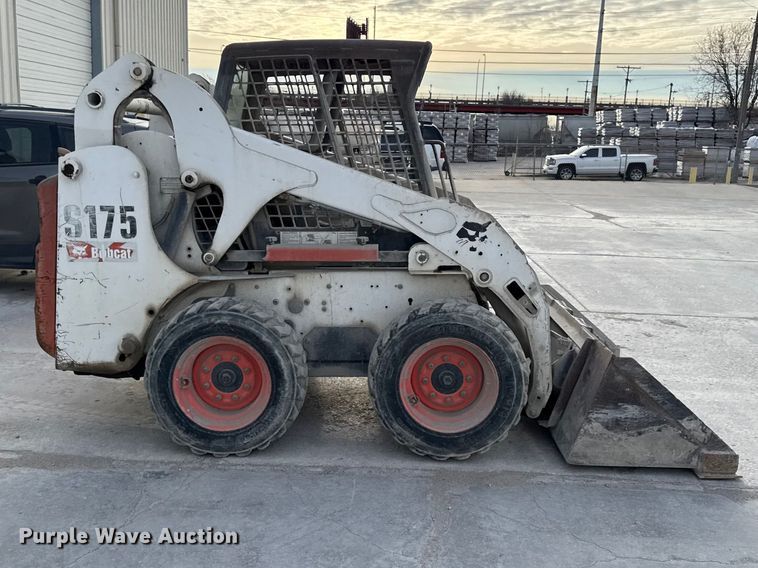 image for item EV7589 2008 Bobcat S175 skid steer loader