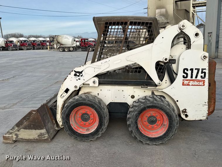 image for item EV7589 2008 Bobcat S175 skid steer loader