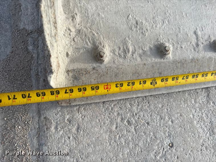 image for item EV7589 2008 Bobcat S175 skid steer loader