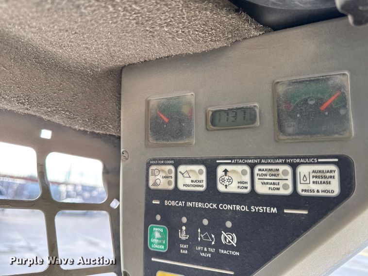 image for item EV7589 2008 Bobcat S175 skid steer loader