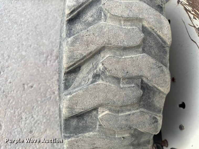 image for item EV7589 2008 Bobcat S175 skid steer loader