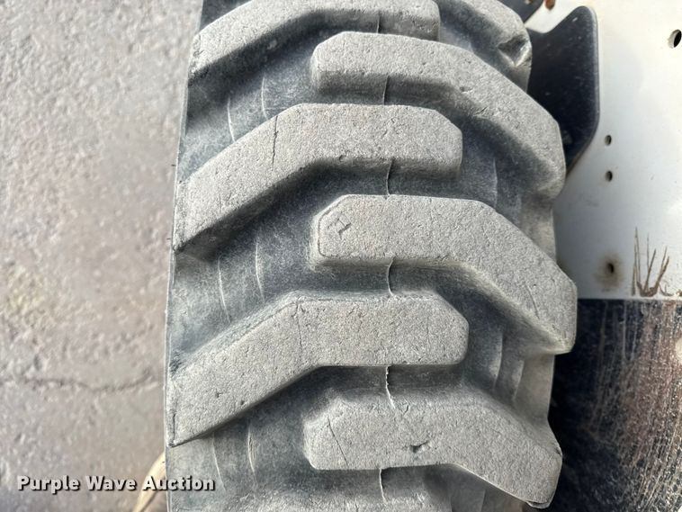 image for item EV7589 2008 Bobcat S175 skid steer loader