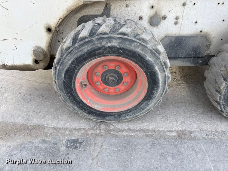 image for item EV7589 2008 Bobcat S175 skid steer loader