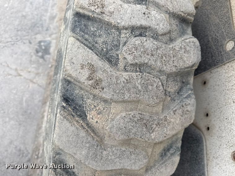 image for item EV7589 2008 Bobcat S175 skid steer loader