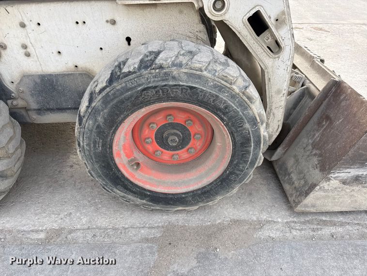 image for item EV7589 2008 Bobcat S175 skid steer loader