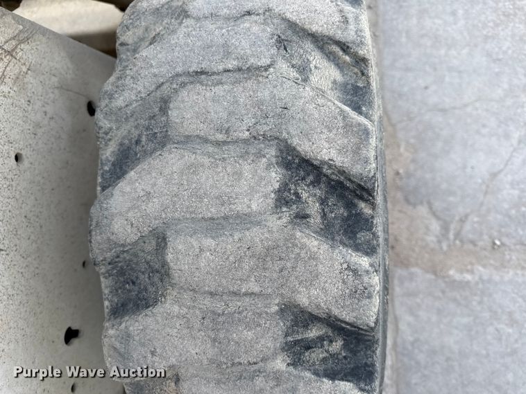 image for item EV7589 2008 Bobcat S175 skid steer loader