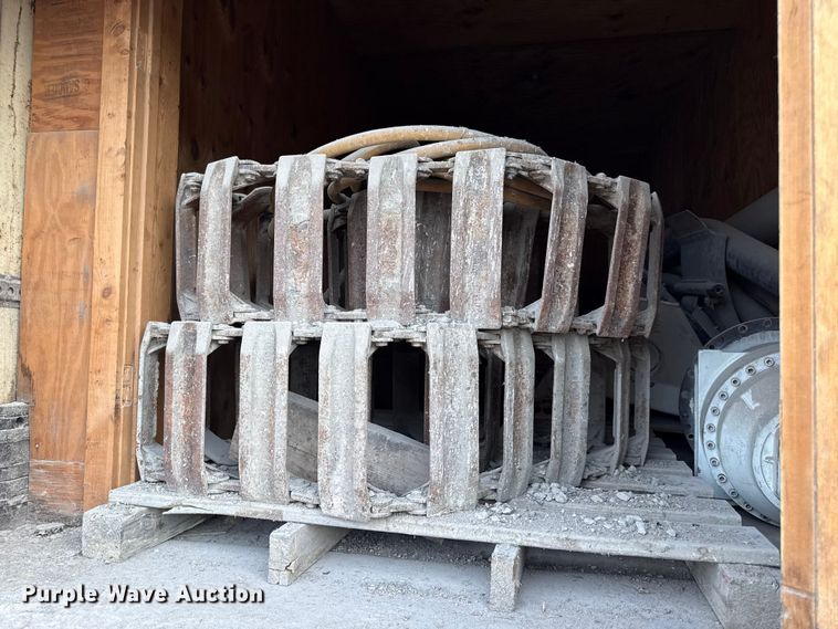 image for item EV7589 2008 Bobcat S175 skid steer loader