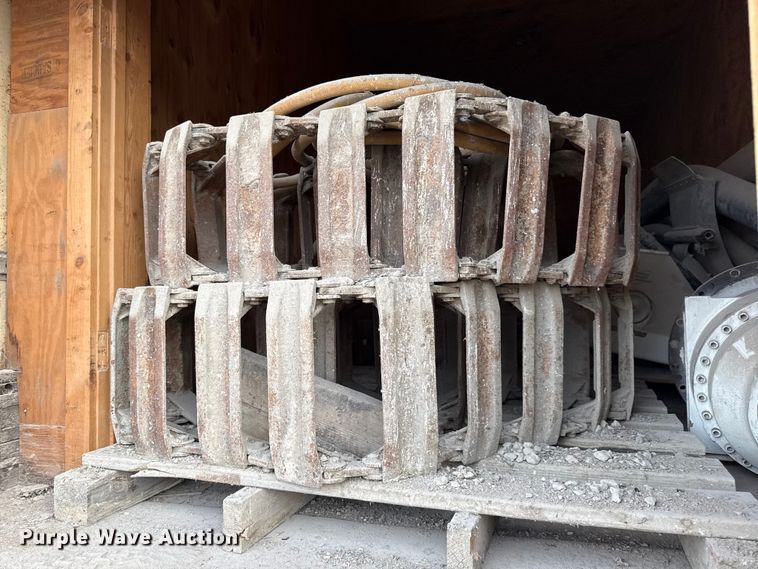 image for item EV7589 2008 Bobcat S175 skid steer loader