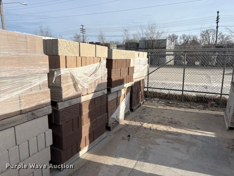 image for item EV7593 Concrete blocks