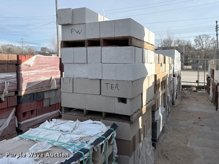 image for item EV7594 Concrete blocks
