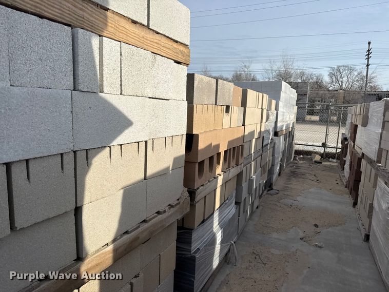 image for item EV7594 Concrete blocks
