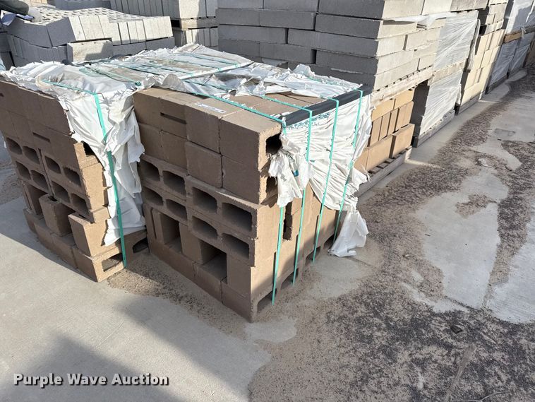 image for item EV7596 Concrete blocks