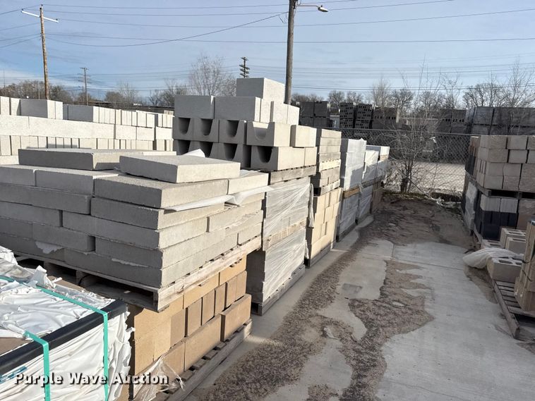 image for item EV7596 Concrete blocks
