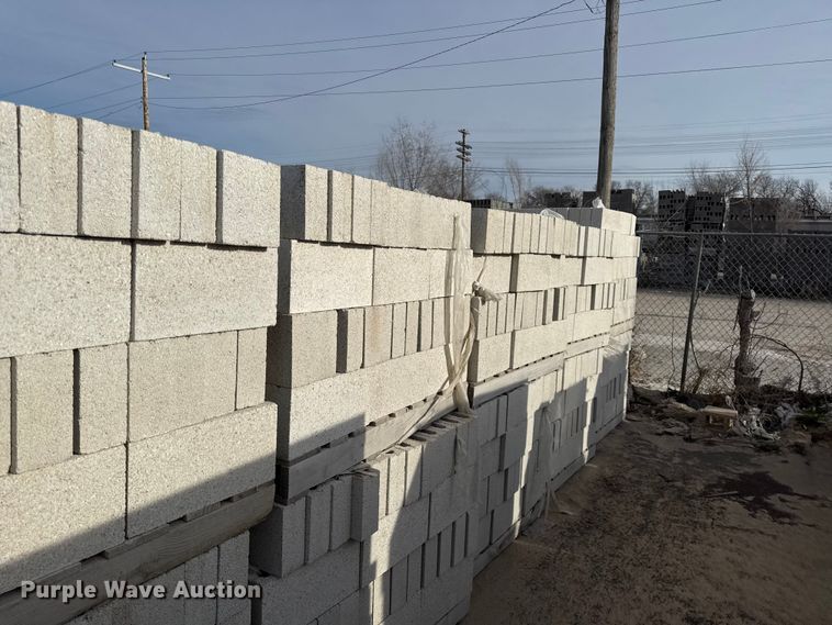 image for item EV7597 Concrete blocks