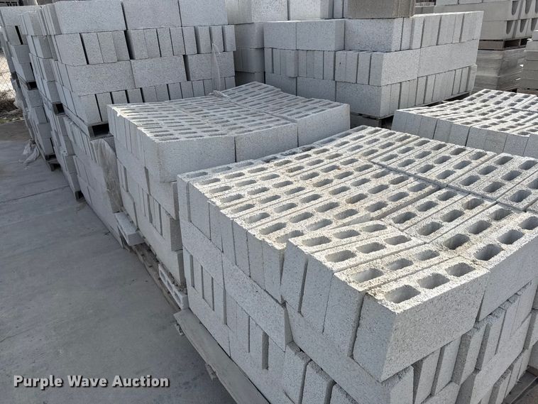 image for item EV7597 Concrete blocks
