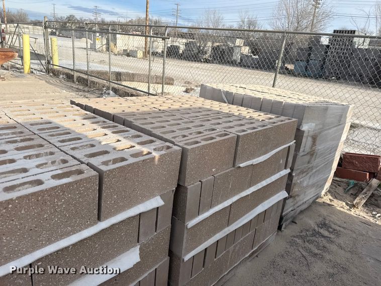 image for item EV7598 Concrete blocks
