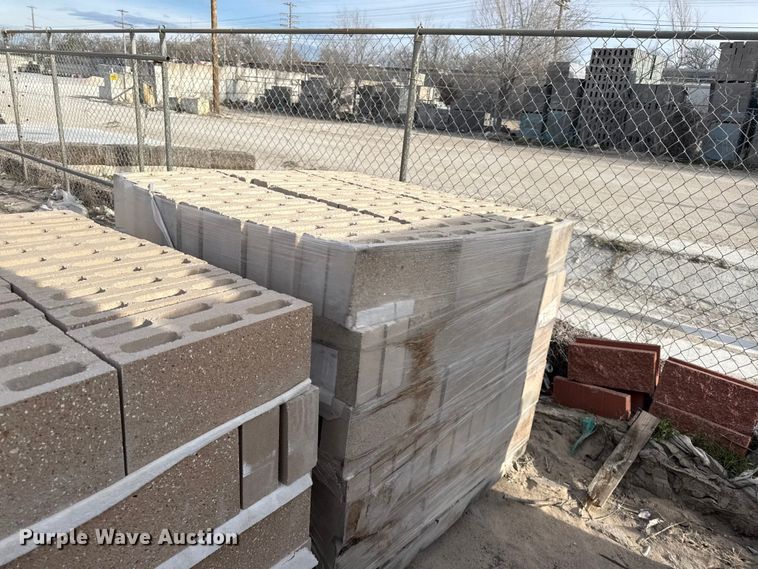 image for item EV7598 Concrete blocks