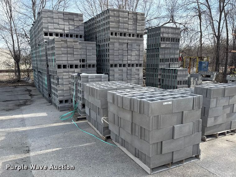 image for item EV7600 Concrete blocks