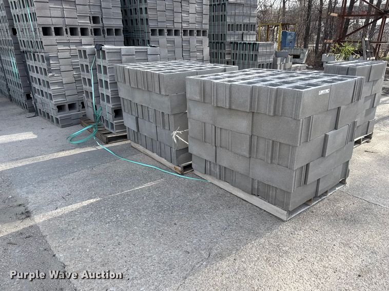 image for item EV7600 Concrete blocks