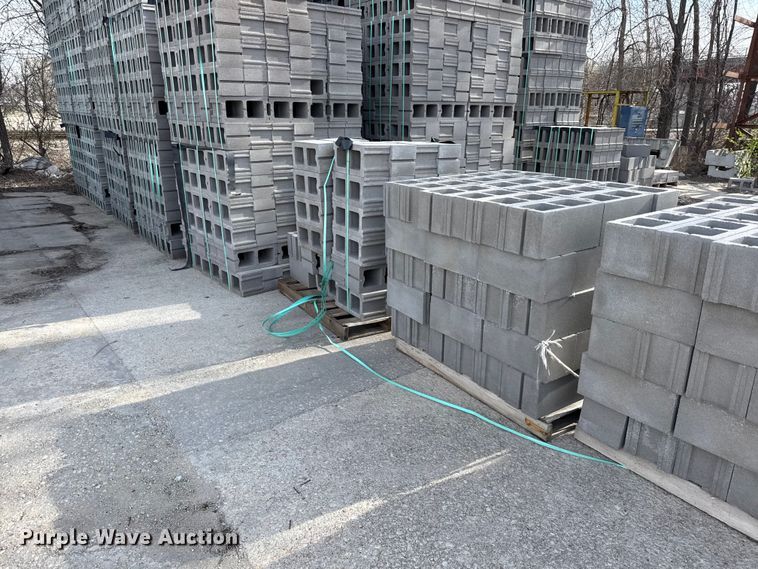 image for item EV7600 Concrete blocks