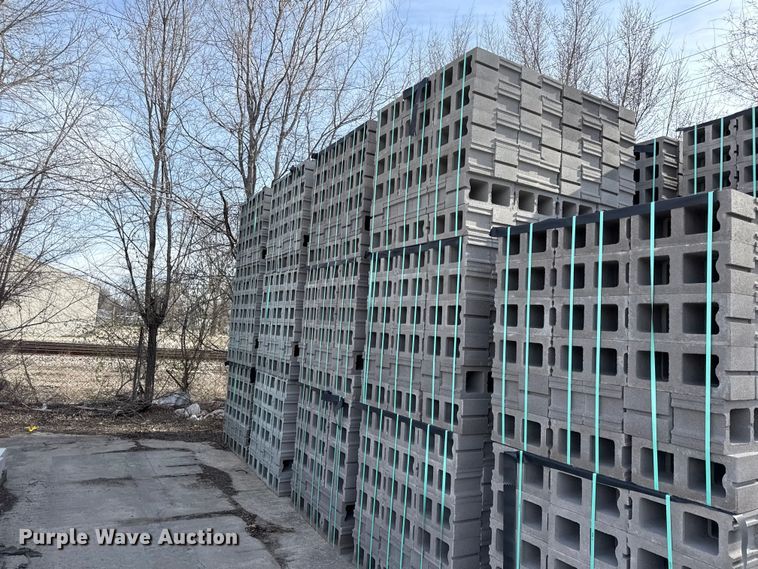 image for item EV7600 Concrete blocks