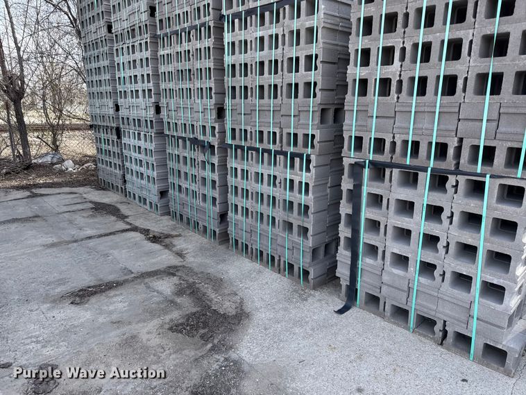 image for item EV7600 Concrete blocks