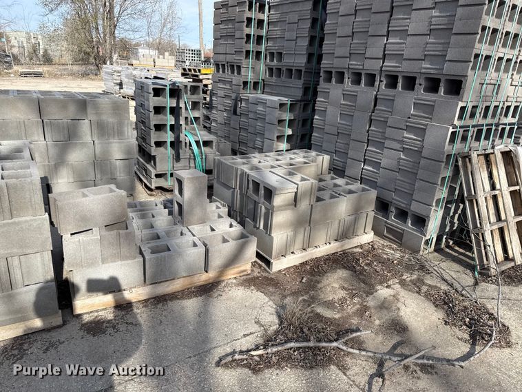 image for item EV7600 Concrete blocks