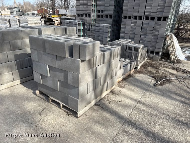 image for item EV7600 Concrete blocks