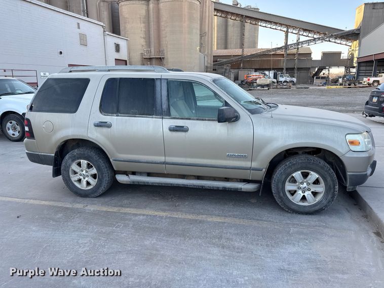 image for item EV7605 2006 Ford Explorer SUV