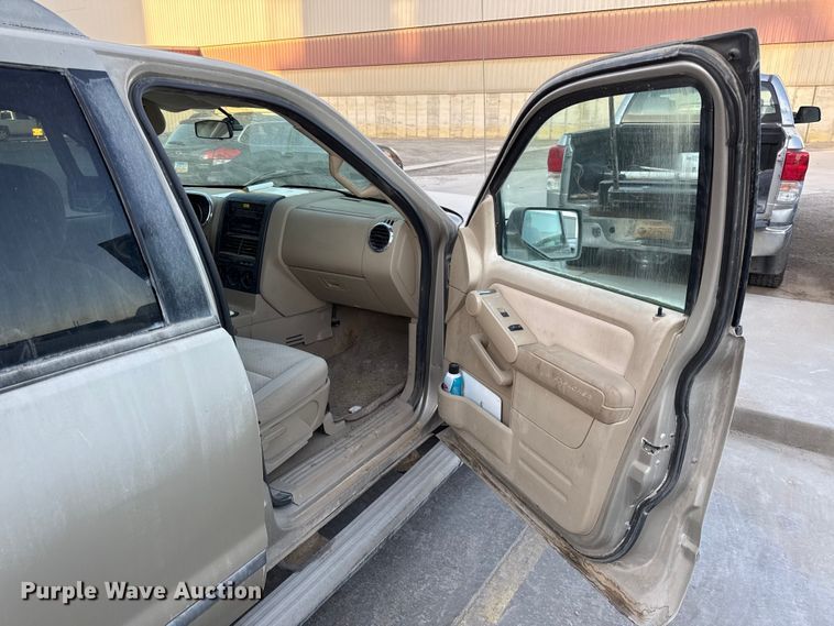 image for item EV7605 2006 Ford Explorer SUV