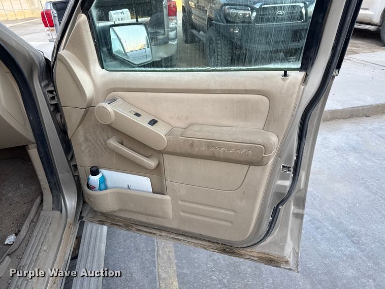 image for item EV7605 2006 Ford Explorer SUV