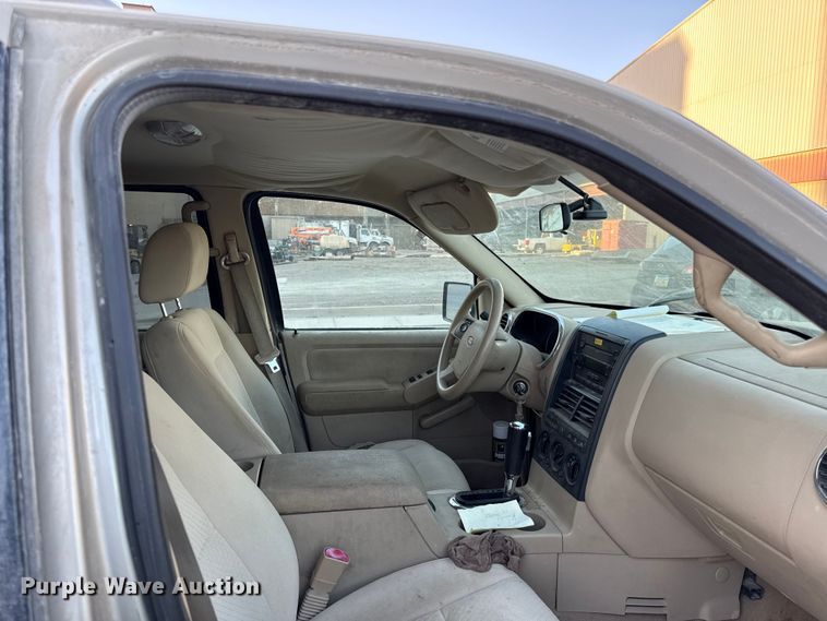 image for item EV7605 2006 Ford Explorer SUV