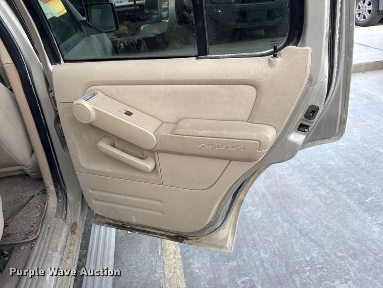 image for item EV7605 2006 Ford Explorer SUV