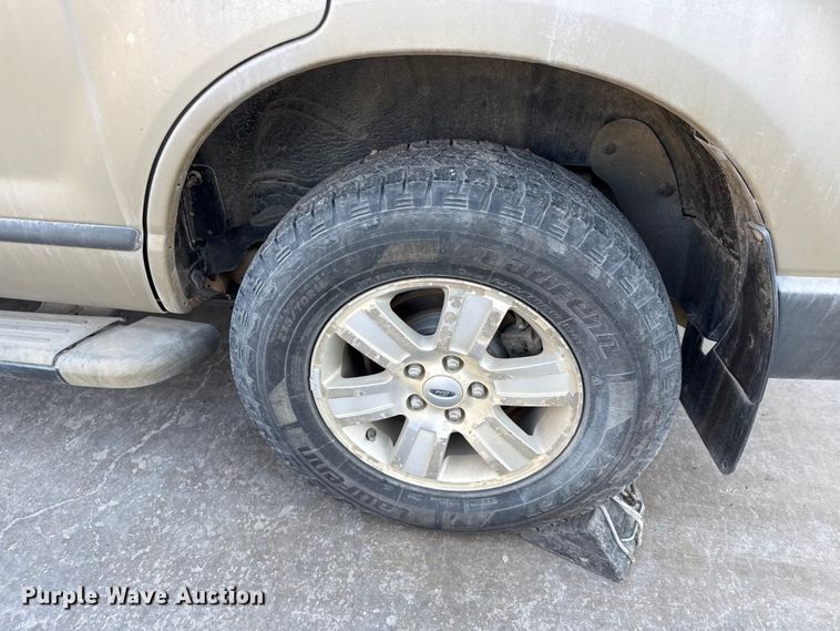 image for item EV7605 2006 Ford Explorer SUV
