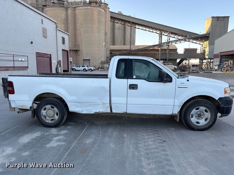 image for item EV7606 2005 Ford F150 pickup truck