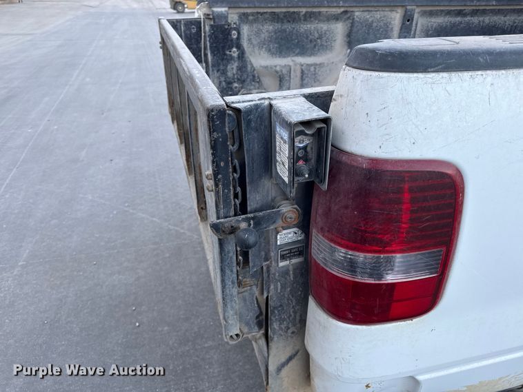 image for item EV7606 2005 Ford F150 pickup truck