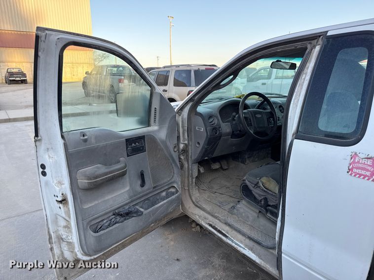 image for item EV7606 2005 Ford F150 pickup truck