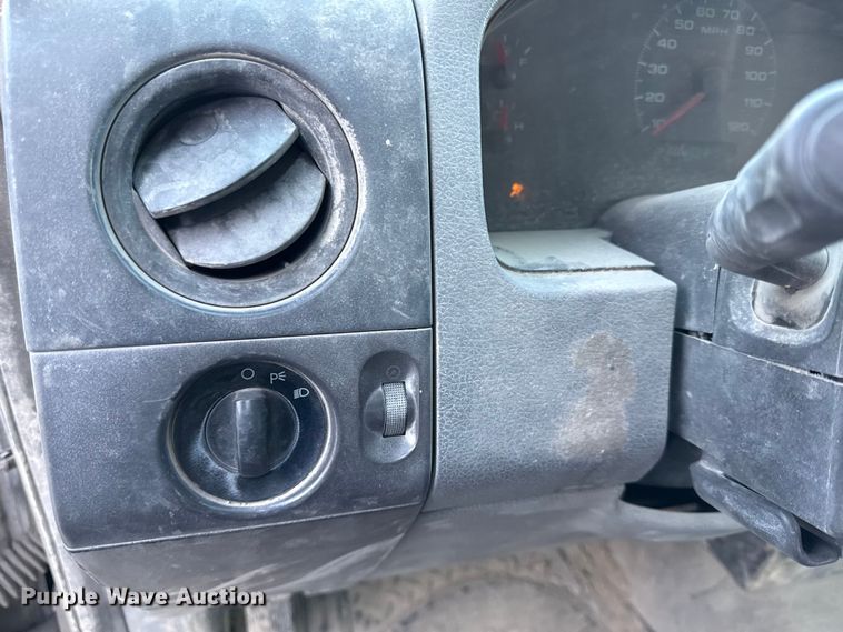 image for item EV7606 2005 Ford F150 pickup truck