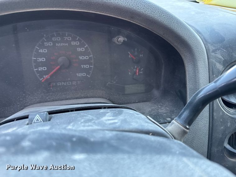 image for item EV7606 2005 Ford F150 pickup truck