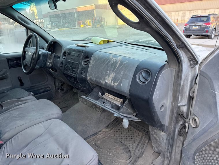 image for item EV7606 2005 Ford F150 pickup truck