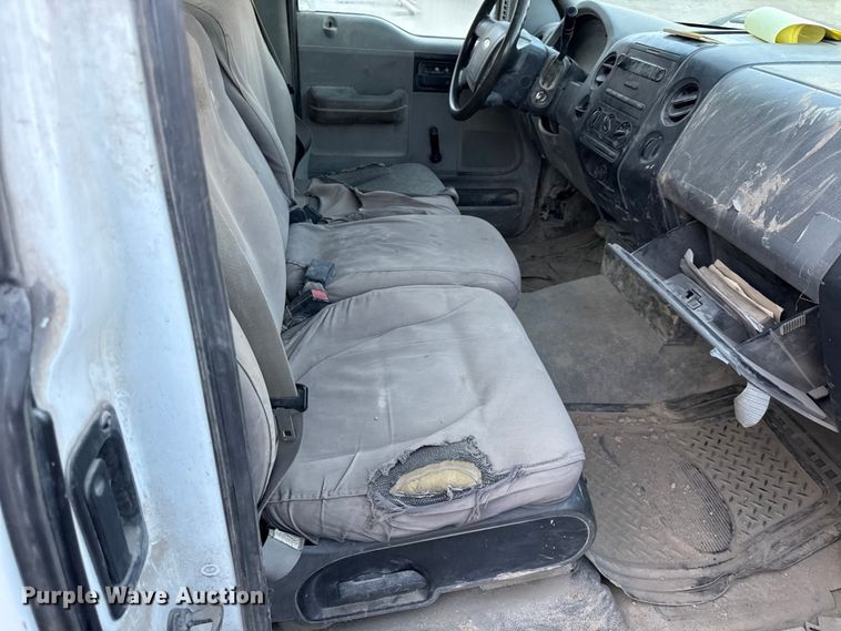 image for item EV7606 2005 Ford F150 pickup truck