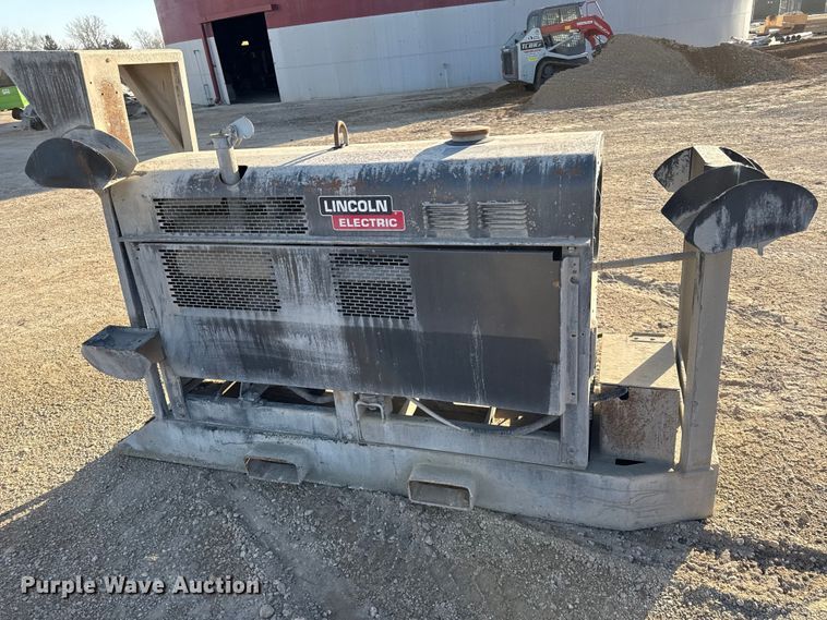 image for item EV7607 Lincoln Classic II welder
