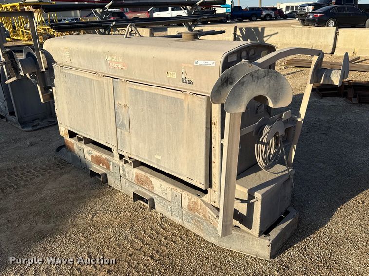 image for item EV7610 Lincoln SAM-400 welder