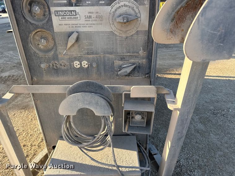 image for item EV7610 Lincoln SAM-400 welder