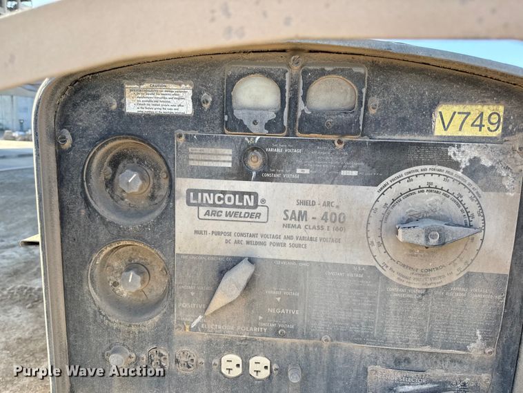 image for item EV7610 Lincoln SAM-400 welder